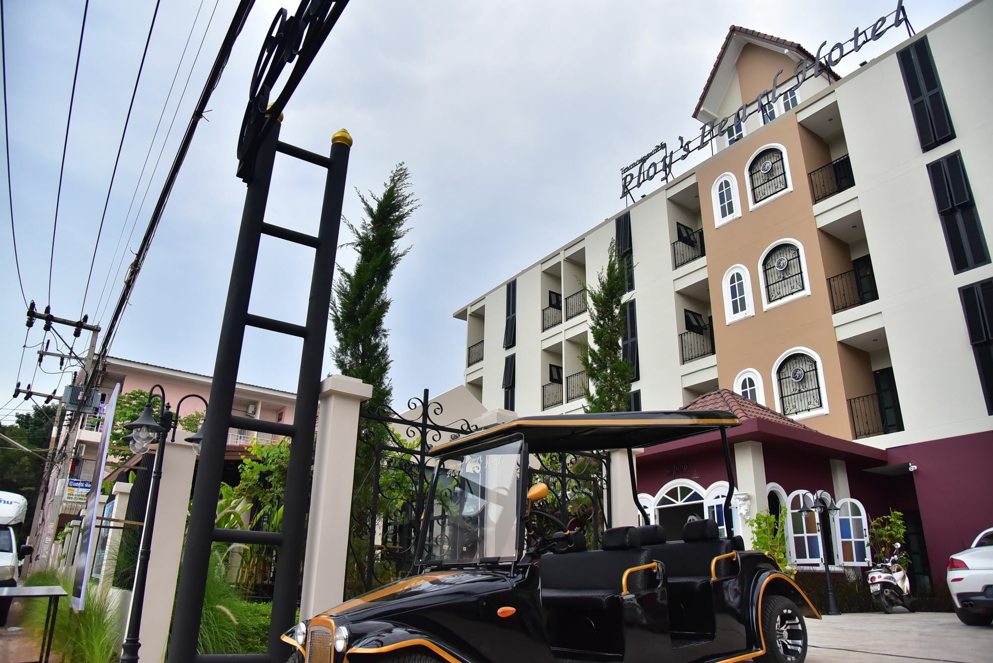 Ploy'S Pearl Hotel سوراثاني المظهر الخارجي الصورة